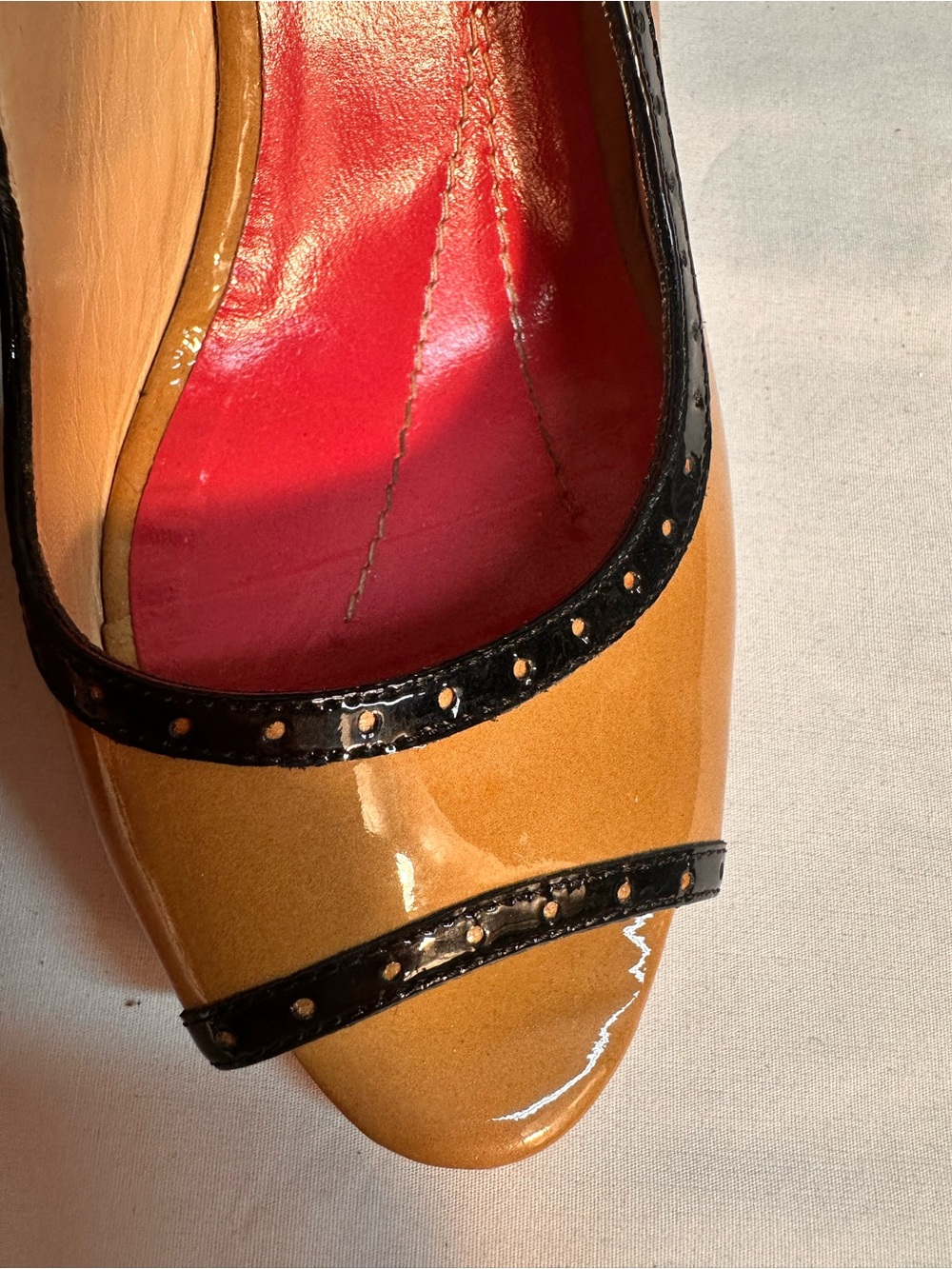 Kate Spade New York Patent Leather Slingback Heels Tan Black Peep Toe Size 6B - Picture 8 of 15